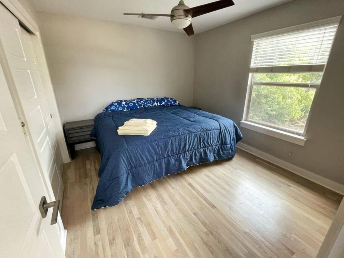 Unit B Cute 2 Bed 2 Bath Private Home With Shared Pool Austin Exterior photo